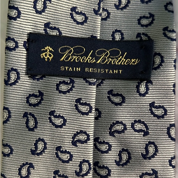 Brooks Brothers tie-,used - Picture 4 of 4